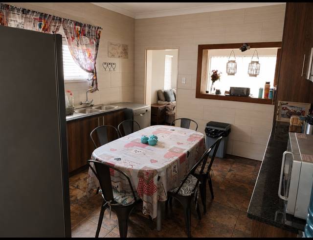 4 BEDROOM HOUSE FOR SALE IN OOS EINDE